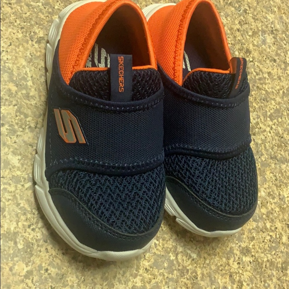 Skechers